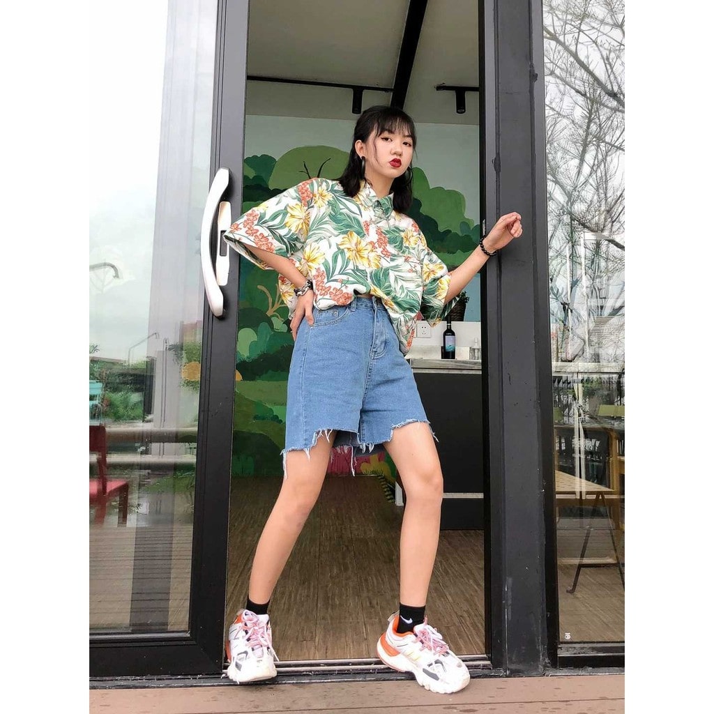 เสื้อฮาวายและกางเกงขาสั้น